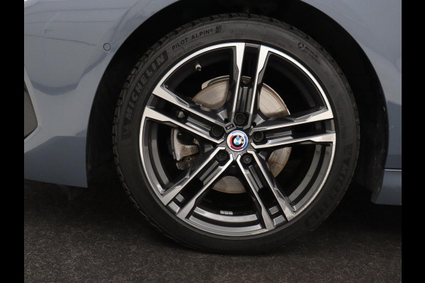 BMW 2 Serie Gran Coupé 218i M Sport | Stoelverwarming | Camera | Carplay | Sportstoelen | Leder | Live Cockpit | Climate control | Navigatie | Cruise control | Parkeer hulp