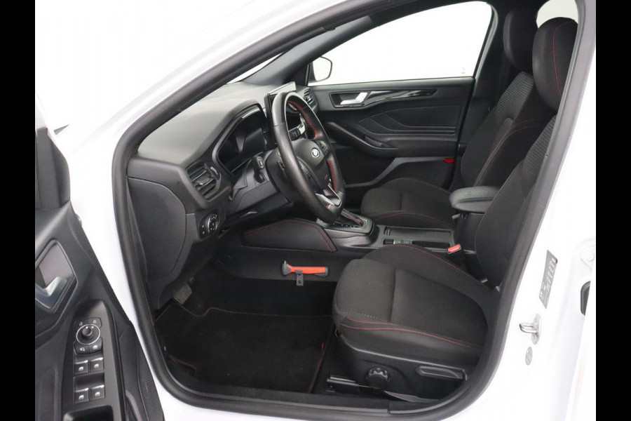 Ford Focus 1.0 EcoBoost Hybrid ST Line X | Stoelverwarming | Trekhaak | Adaptive cruise | Camera | Carplay | Navigatie | Side Assist | Stuurverwarming | Digital Cockpit | Full LED | Keyless