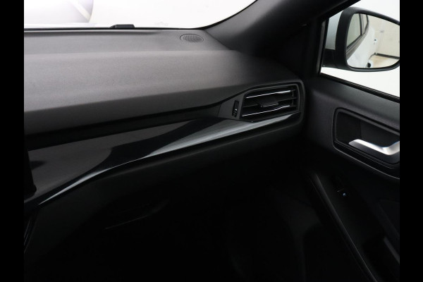 Ford Focus 1.0 EcoBoost Hybrid ST Line X | Stoelverwarming | Trekhaak | Adaptive cruise | Camera | Carplay | Navigatie | Side Assist | Stuurverwarming | Digital Cockpit | Full LED | Keyless