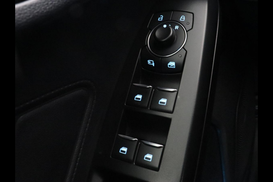 Ford Focus 1.0 EcoBoost Hybrid ST Line X | Stoelverwarming | Trekhaak | Adaptive cruise | Camera | Carplay | Navigatie | Side Assist | Stuurverwarming | Digital Cockpit | Full LED | Keyless