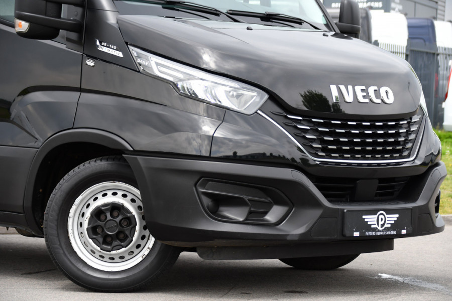 Iveco Daily 35S14V 2.3 L2H2 Cruise, LED, 3500kg Trekhaak, Automaat, Bluetooth, Geveerde stoel, Sensoren, Uniek!