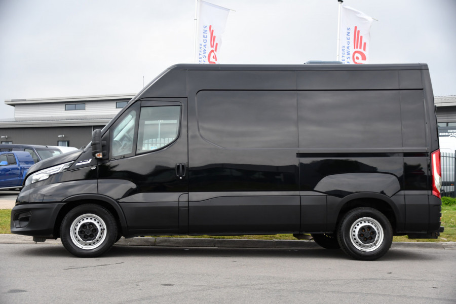 Iveco Daily 35S14V 2.3 L2H2 Cruise, LED, 3500kg Trekhaak, Automaat, Bluetooth, Geveerde stoel, Sensoren, Uniek!