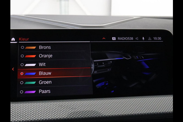BMW 1-serie 118i M Sport | Carplay | Sportstoelen | Camera | Half leder | Navigatie | Live Cockpit | Park Assist | Full LED | Climate control | Sfeerverlichting | Cruise control | Bluetooth