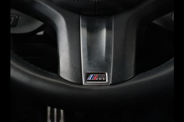 BMW 1-serie 118i M Sport | Carplay | Sportstoelen | Camera | Half leder | Navigatie | Live Cockpit | Park Assist | Full LED | Climate control | Sfeerverlichting | Cruise control | Bluetooth