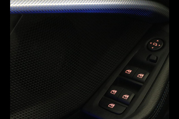 BMW 1-serie 118i M Sport | Carplay | Sportstoelen | Camera | Half leder | Navigatie | Live Cockpit | Park Assist | Full LED | Climate control | Sfeerverlichting | Cruise control | Bluetooth