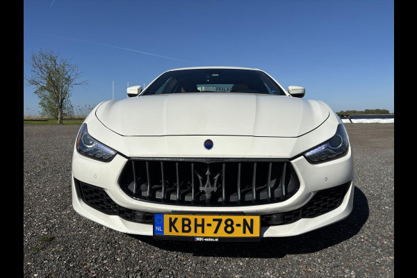 Maserati Ghibli S GranLusso 3.0 V6 Twin Turbo 411 pk