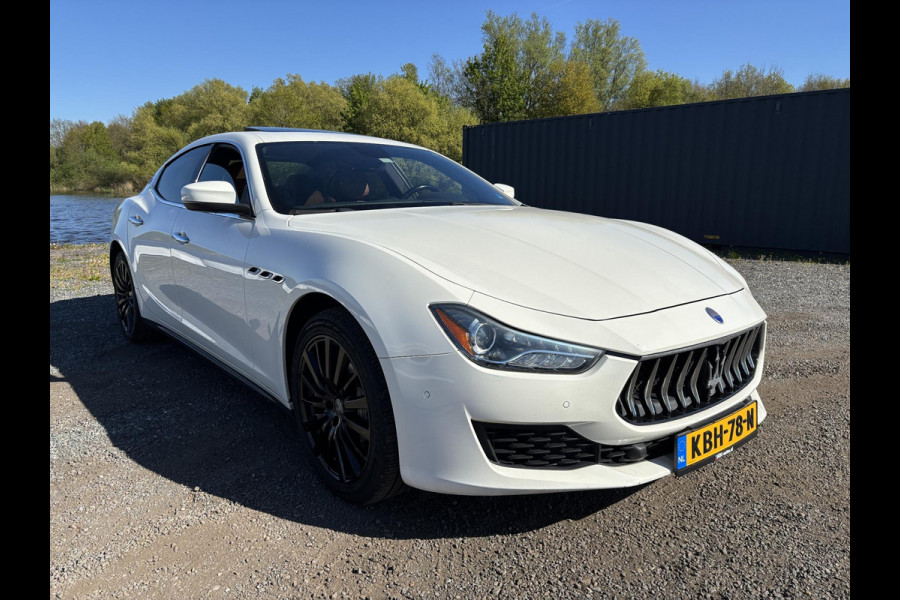 Maserati Ghibli S GranLusso 3.0 V6 Twin Turbo 411 pk