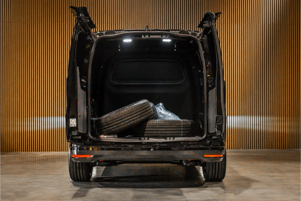 Volkswagen Caddy Cargo 2.0 TDI DSG R-Line | ACC | Side Assist | Lane Assist | Virtual Cockpit | Camera | CarPlay | Stoelverwarming | LED Koplampen | Sidebars | Spoilerkit | DAB | Fabrieksgarantie | Facelift model | BPM Vrij