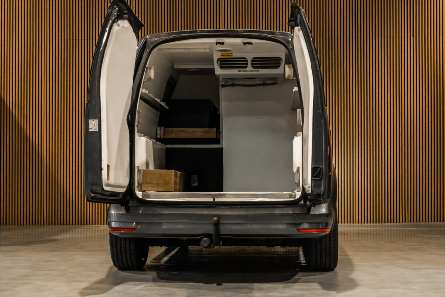 Volkswagen Caddy 2.0 TDI 150 PK L2H1 Maxi Highline | Koelwagen | L+R Schuifdeur | Bi-Xenon | ACC | Climate control | CarPlay | Navigatie | DAB | Trekhaak | Nieuwe APK | NL Auto