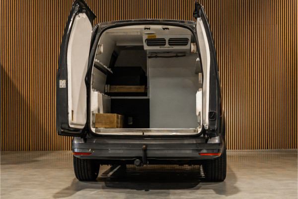 Volkswagen Caddy 2.0 TDI 150 PK L2H1 Maxi Highline | Koelwagen | L+R Schuifdeur | Bi-Xenon | ACC | Climate control | CarPlay | Navigatie | DAB | Trekhaak | Nieuwe APK | NL Auto