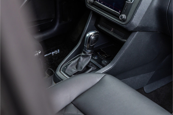 Volkswagen Caddy 2.0 TDI 150 PK L2H1 Maxi Highline | Koelwagen | L+R Schuifdeur | Bi-Xenon | ACC | Climate control | CarPlay | Navigatie | DAB | Trekhaak | Nieuwe APK | NL Auto