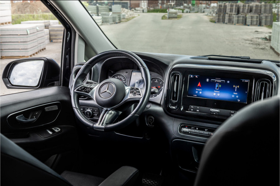 Mercedes-Benz Vito 119 CDI DC L3 XL | AMG | L+R Schuifdeur | Dubbel cabine | Navigatie | CarPlay | Camera | Lederen bekleding | Stoelverwarming | 2500 kg trekgewicht | Trekhaak | Multibeam Led | PDC V+A