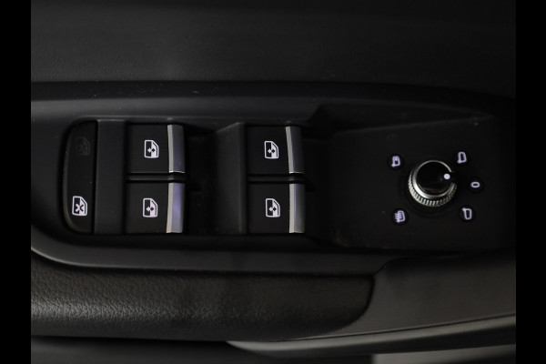 Audi Q5 Sportback 50 TFSI e S edition 299 pk S-tronic | Navigatie | Panoramadak | Parkeersensoren (Park assist) | Rondomzicht camera | Adaptieve cruise control | S-Line |