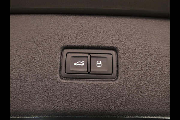 Audi Q5 Sportback 50 TFSI e S edition 299 pk S-tronic | Navigatie | Panoramadak | Parkeersensoren (Park assist) | Rondomzicht camera | Adaptieve cruise control | S-Line |