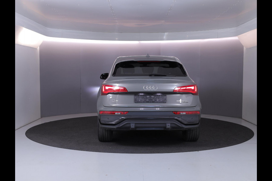 Audi Q5 Sportback 50 TFSI e S edition 299 pk S-tronic | Navigatie | Panoramadak | Parkeersensoren (Park assist) | Rondomzicht camera | Adaptieve cruise control | S-Line |