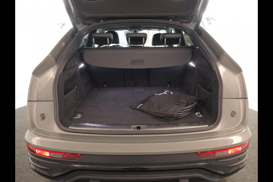 Audi Q5 Sportback 50 TFSI e S edition 299 pk S-tronic | Navigatie | Panoramadak | Parkeersensoren (Park assist) | Rondomzicht camera | Adaptieve cruise control | S-Line |