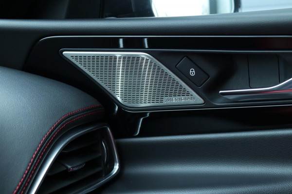 Jaguar XE 2.0 P250 HSE / Digitaal display / Carplay / Camera