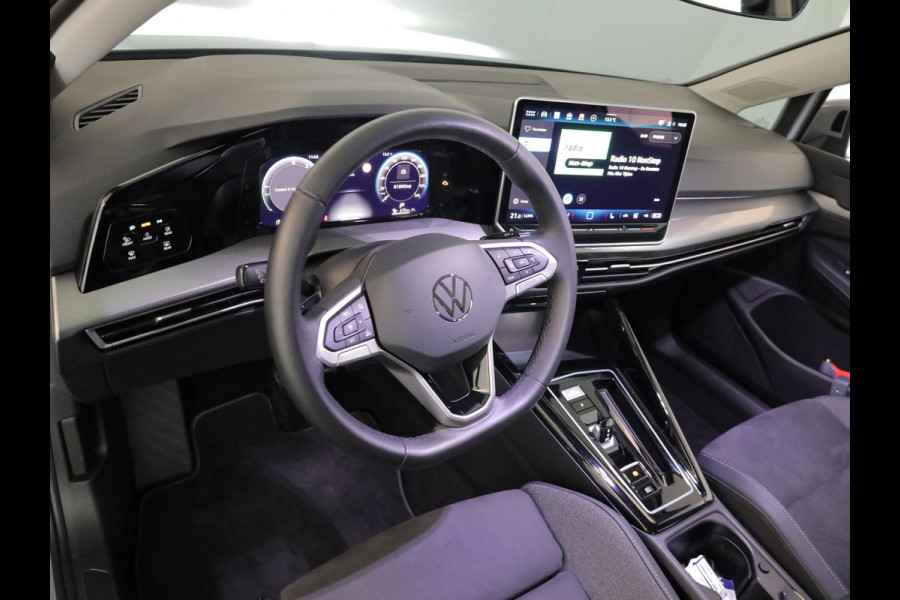 Volkswagen Golf 1.5 eHybrid Style Edition 204 pk Automaat (DSG) | Verlengde garantie | Navigatie | Parkeersensoren (Park assist) | Rondomzicht camera | Matrix LED koplampen |