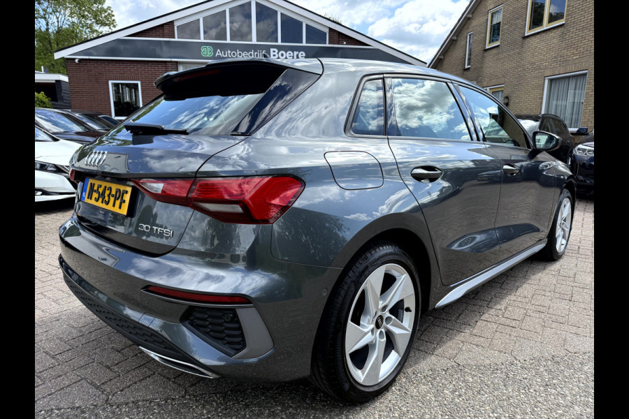 Audi A3 Sportback 30 TFSI S edition Camera, Stoelverwarming, Matrix Led