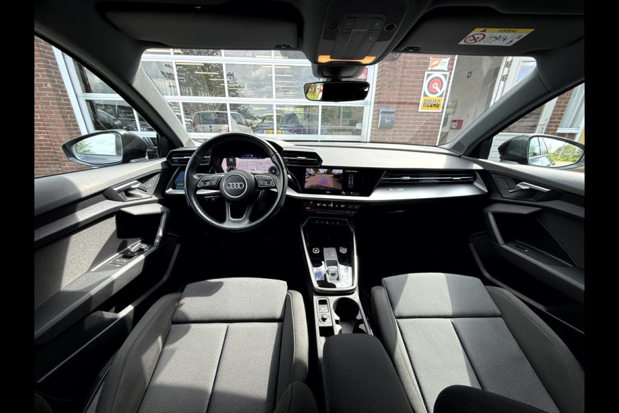 Audi A3 Sportback 30 TFSI S edition Camera, Stoelverwarming, Matrix Led