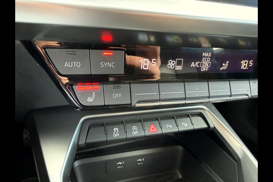 Audi A3 Sportback 30 TFSI S edition Camera, Stoelverwarming, Matrix Led