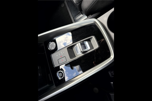 Audi A3 Sportback 30 TFSI S edition Camera, Stoelverwarming, Matrix Led