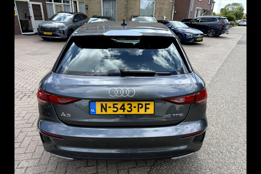 Audi A3 Sportback 30 TFSI S edition Camera, Stoelverwarming, Matrix Led