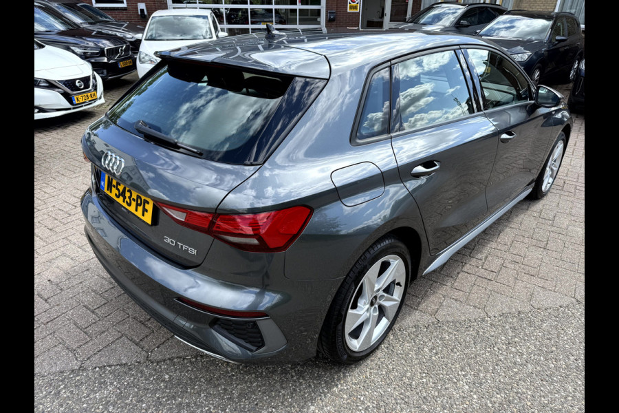 Audi A3 Sportback 30 TFSI S edition Camera, Stoelverwarming, Matrix Led