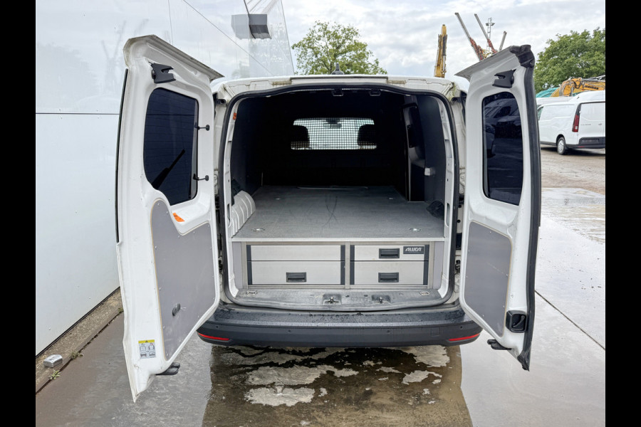 Volkswagen Caddy Cargo 2.0 TDI 122PK Automaat L1 Cruise Control Climate Control Navigatie Carplay Parkeersensoren Schuifladen Inbouw