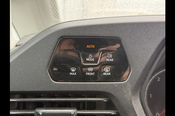 Volkswagen Caddy Cargo 2.0 TDI 122PK Automaat L1 Cruise Control Climate Control Navigatie Carplay Parkeersensoren Schuifladen Inbouw