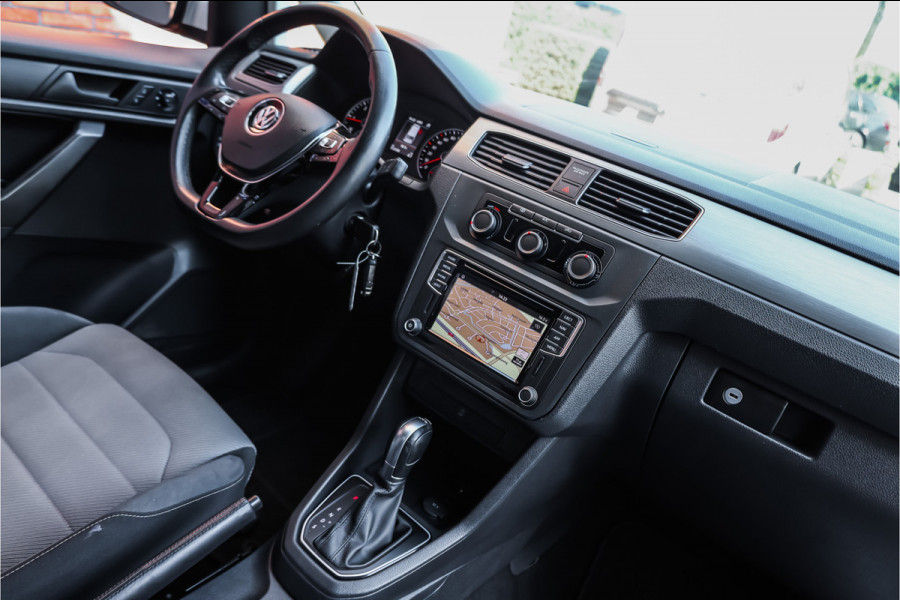 Volkswagen Caddy 2.0 TDI 185 PK DSG R-Line | Camera | CarPlay | Alarm | ACC | Lane Assist | Trekhaak | Navigatie | PDC | DAB | Nieuwe APK | NAP Logisch