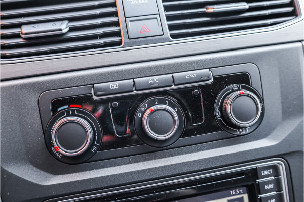 Volkswagen Caddy 2.0 TDI 185 PK DSG R-Line | Camera | CarPlay | Alarm | ACC | Lane Assist | Trekhaak | Navigatie | PDC | DAB | Nieuwe APK | NAP Logisch
