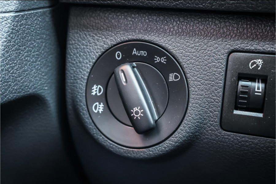 Volkswagen Caddy 2.0 TDI 185 PK DSG R-Line | Camera | CarPlay | Alarm | ACC | Lane Assist | Trekhaak | Navigatie | PDC | DAB | Nieuwe APK | NAP Logisch