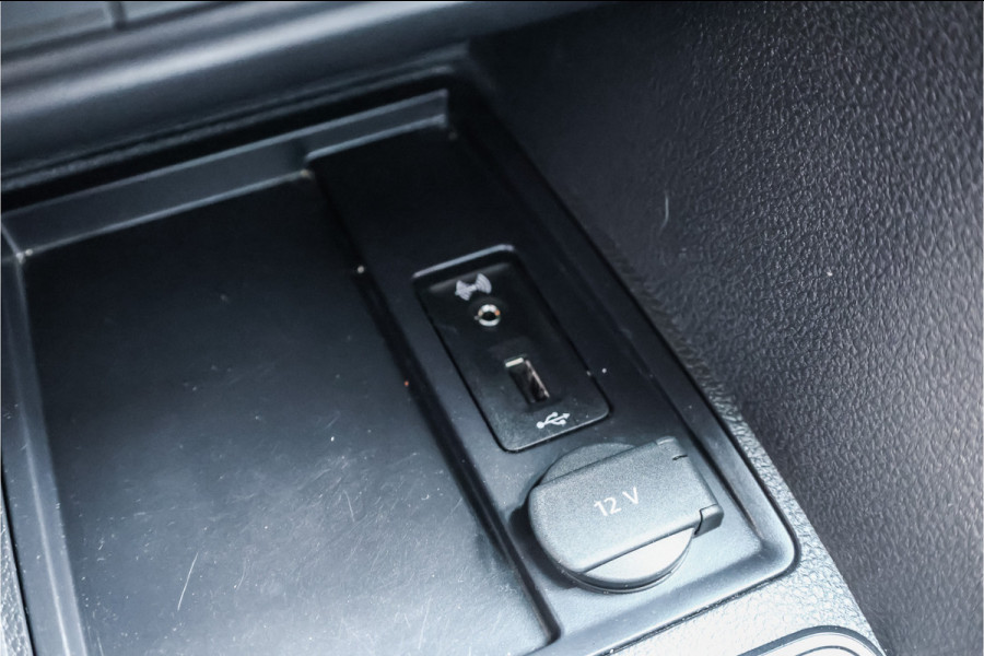 Volkswagen Caddy 2.0 TDI 185 PK DSG R-Line | Camera | CarPlay | Alarm | ACC | Lane Assist | Trekhaak | Navigatie | PDC | DAB | Nieuwe APK | NAP Logisch