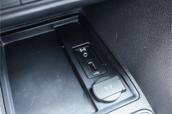Volkswagen Caddy 2.0 TDI 185 PK DSG R-Line | Camera | CarPlay | Alarm | ACC | Lane Assist | Trekhaak | Navigatie | PDC | DAB | Nieuwe APK | NAP Logisch