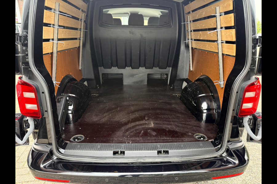 Volkswagen Transporter 2.0 TDI 150pk L2H1 Dubbel Cabine Highline 64658km, NL. Auto.