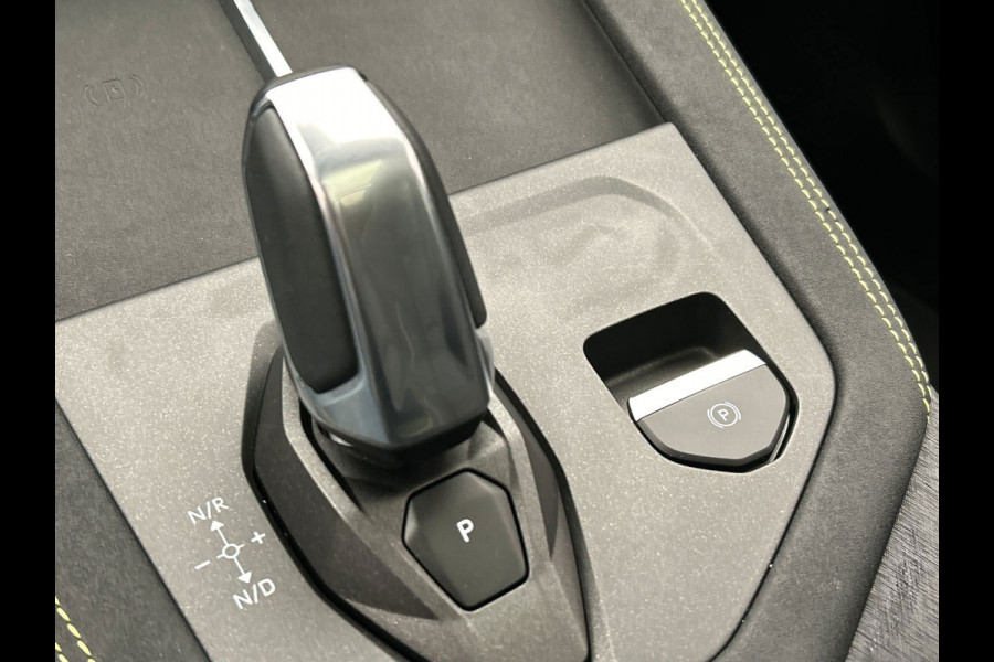 Lynk & Co 01 1.5 More | Leder| Pano | Stoel+Stuurwielverwarming | Keyless