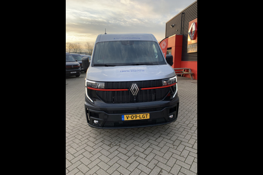Renault Master E-Tech 87 kWh, 130 kW snelladen, L2H2 Demonstratieauto, Laadruimte betimmering, Side-bars, Camera, Trekhaak, Apple carplay