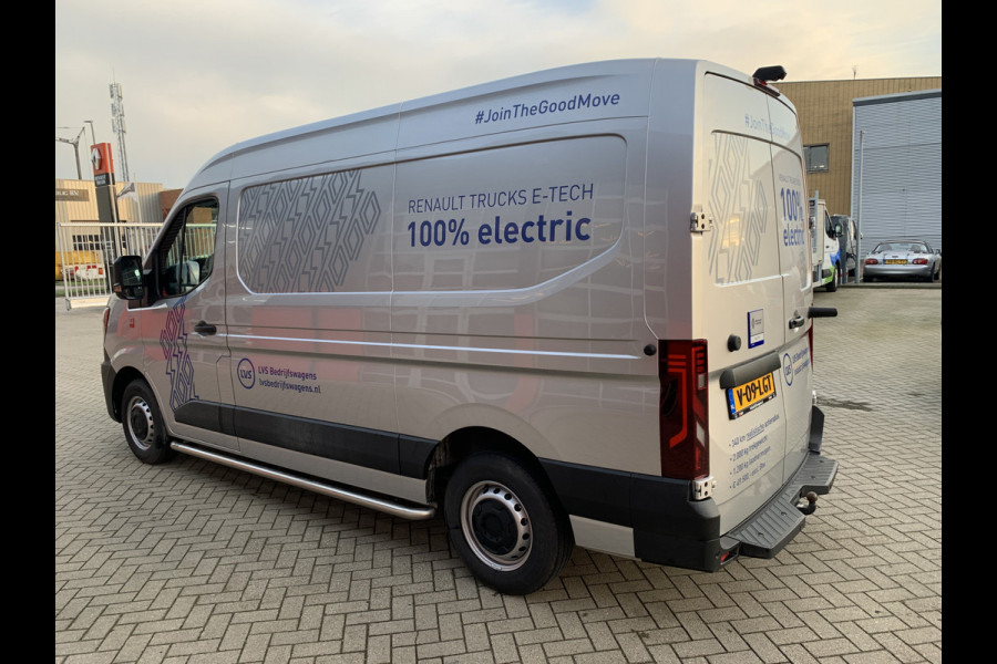 Renault Master E-Tech 87 kWh, 130 kW snelladen, L2H2 Demonstratieauto, Laadruimte betimmering, Side-bars, Camera, Trekhaak, Apple carplay