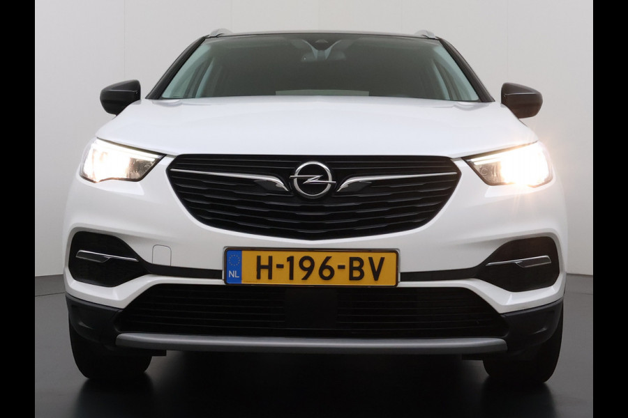 Opel Grandland X T 131PK Automaat Trekhaak Navi Camera Ecc Apple Carplay Android Auto Pdc Business Executive Elek.Achterklep Bi-Coulour AGR-Comfort Stoel Lane Assist Isofix Lmv Zwart Dak Keyless Origineel Nederlandse Auto