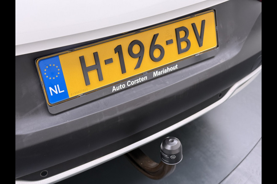 Opel Grandland X T 131PK Automaat Trekhaak Navi Camera Ecc Apple Carplay Android Auto Pdc Business Executive Elek.Achterklep Bi-Coulour AGR-Comfort Stoel Lane Assist Isofix Lmv Zwart Dak Keyless Origineel Nederlandse Auto