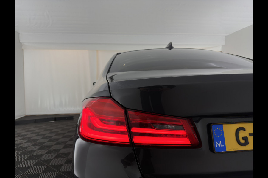 BMW 5 Serie 530e iPerformance eDrive Edition (Plug-In) (INCL-BTW) Aut. *LEATHER | FULL-LED | SOFTCLOSE | TOPVIEW | MEMORY-PACK | DIGI-COCKPIT | NAVI-FULLMAP | HEATED-COMFORTSEATS | HEAD-UP | PRIVACY-GLASS | ECC | PDC | 18''ALU*