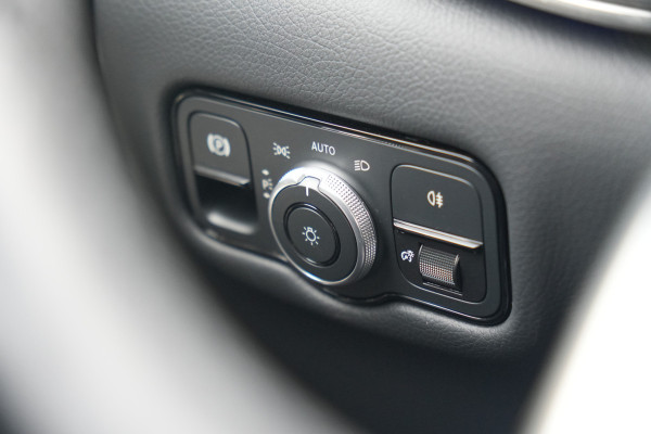 Mercedes-Benz V-Klasse 300d 4-MATIC Extra Lang Avantgarde DC 237pk - 360 Cam - Multibeam - Burmester - Elektrische schuifdeuren - Rijklaar