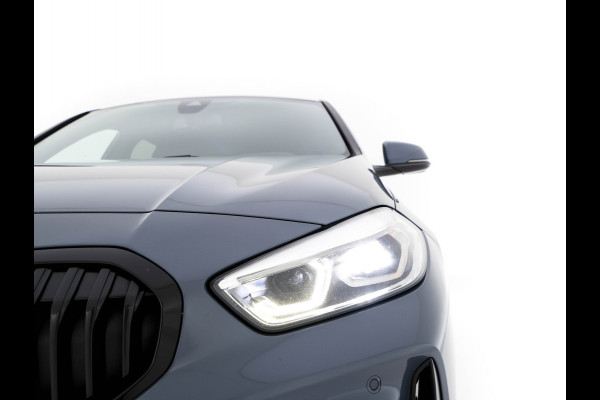 BMW 1-serie 118i M-Sportpack Executive Edition (INCL-BTW) *M-SPORT-CUPSEATS | FULL-LED | DIGI-COCKPIT | HIFI-SOUND | CAMERA | NAVI-FULLMAP | AMBIENTLIGHT | PRIVACY-GLASS | ECC | CARBON-INLAY | PDC | CRUISE | 18''ALU*
