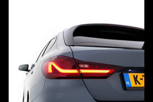 BMW 1-serie 118i M-Sportpack Executive Edition (INCL-BTW) *M-SPORT-CUPSEATS | FULL-LED | DIGI-COCKPIT | HIFI-SOUND | CAMERA | NAVI-FULLMAP | AMBIENTLIGHT | PRIVACY-GLASS | ECC | CARBON-INLAY | PDC | CRUISE | 18''ALU*