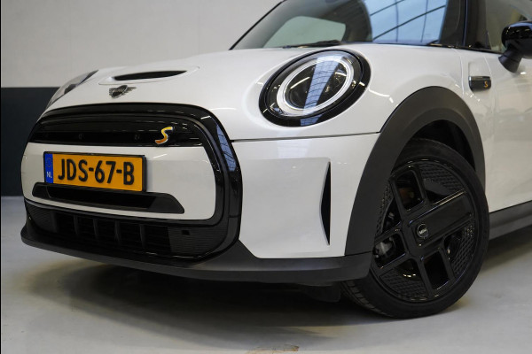MINI Electric Classic 33 kWh | Zwart optiek | Navigatie | Stoelverwarming | Privacy Glass