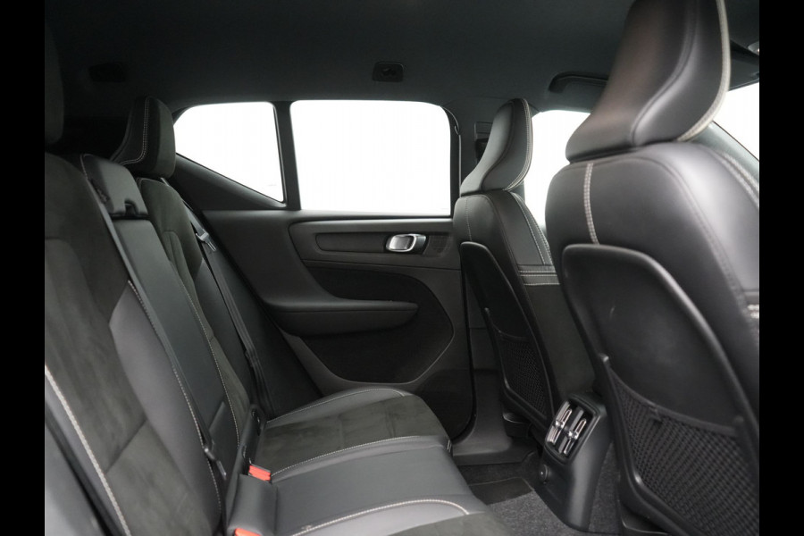 Volvo XC40 T5 Recharge R-Design PHEV 262pk Dealer O.H. | Trekhaak Af Fabriek | Camera | Alcantara Sportstoelen & Stuur Verwarmd | Keyless | Blis | Apple Carplay | Navigatie | DAB | Cruise Control | 19"L.M | Plug In Hybrid |