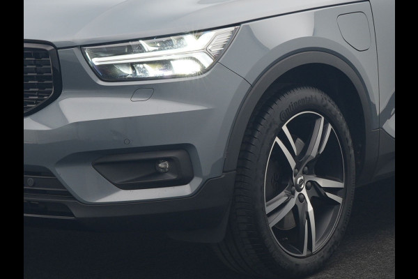 Volvo XC40 T5 Recharge R-Design PHEV 262pk Dealer O.H. | Trekhaak Af Fabriek | Camera | Alcantara Sportstoelen & Stuur Verwarmd | Keyless | Blis | Apple Carplay | Navigatie | DAB | Cruise Control | 19"L.M | Plug In Hybrid |
