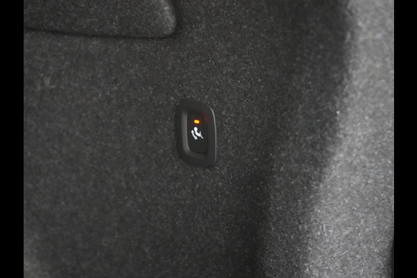 Volvo XC40 T5 Recharge R-Design PHEV 262pk Dealer O.H. | Trekhaak Af Fabriek | Camera | Alcantara Sportstoelen & Stuur Verwarmd | Keyless | Blis | Apple Carplay | Navigatie | DAB | Cruise Control | 19"L.M | Plug In Hybrid |