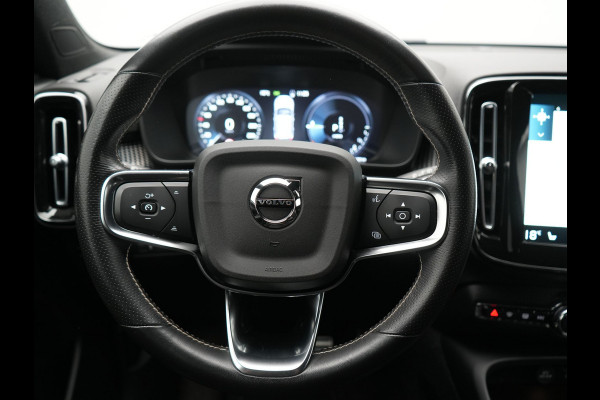 Volvo XC40 T5 Recharge R-Design PHEV 262pk Dealer O.H. | Trekhaak Af Fabriek | Camera | Alcantara Sportstoelen & Stuur Verwarmd | Keyless | Blis | Apple Carplay | Navigatie | DAB | Cruise Control | 19"L.M | Plug In Hybrid |